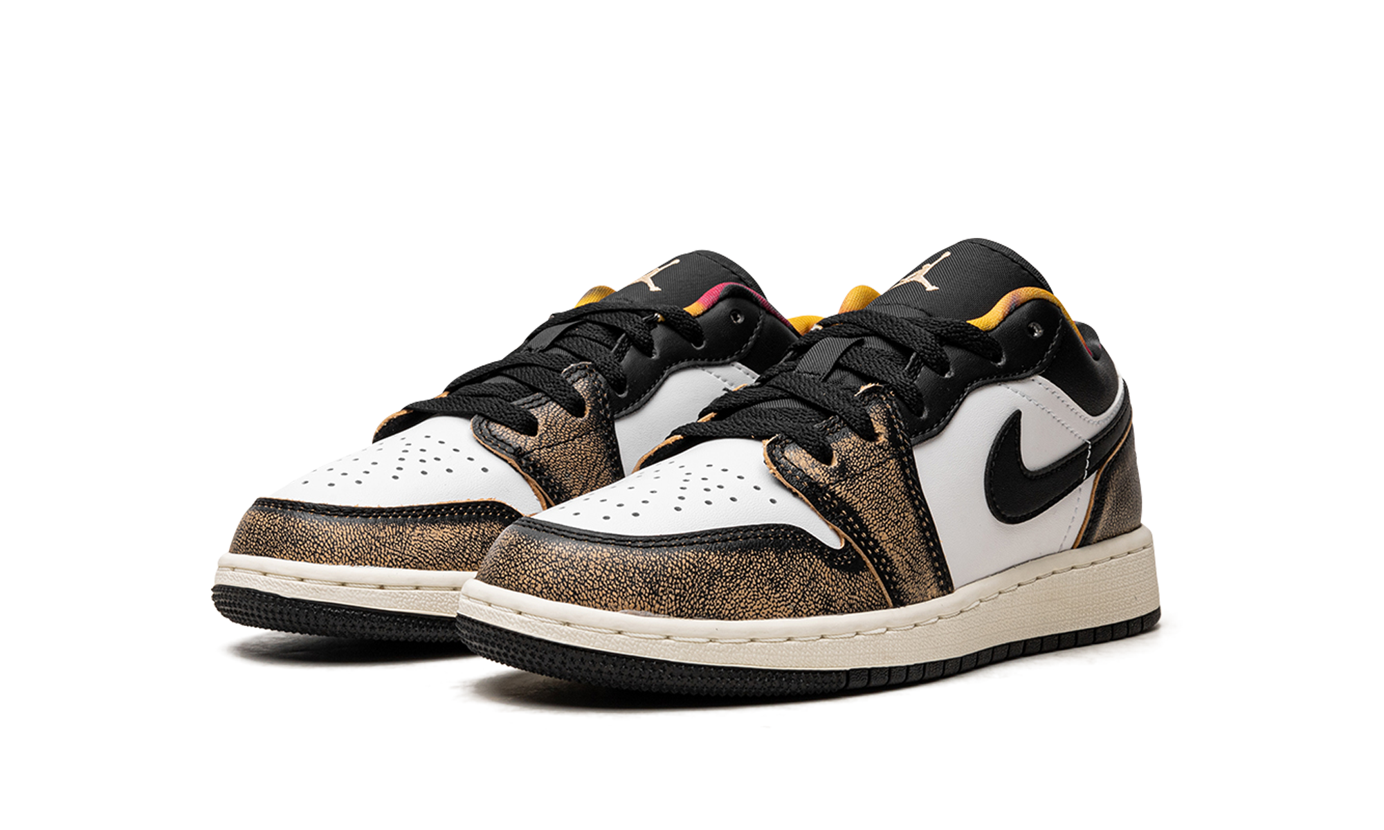 Air Jordan 1 Low SE Wear-Away (GS) 3