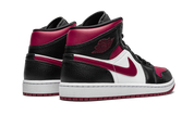 Air Jordan 1 Mid Bred Toe