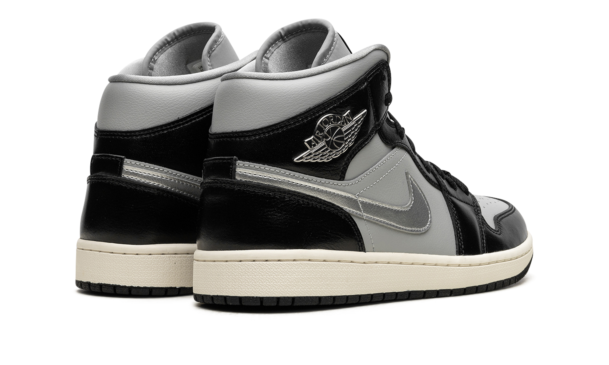 Air Jordan 1 Mid SE Black Chrome (W) 4