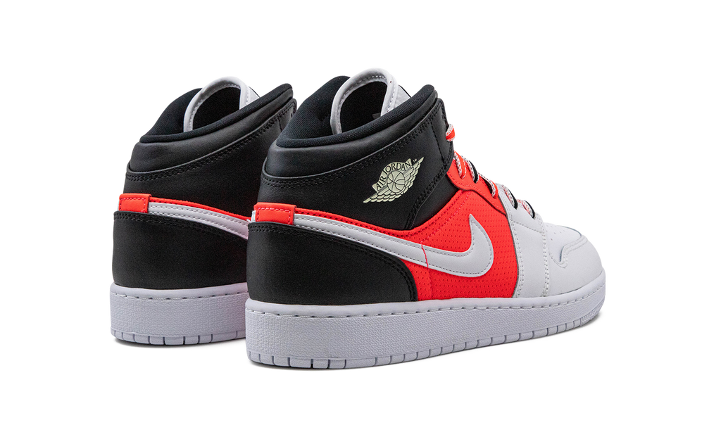 Air Jordan 1 Mid SE Infrared 23 (GS) 4