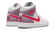 Air Jordan 1 Mid Valentine's Day 2022 4