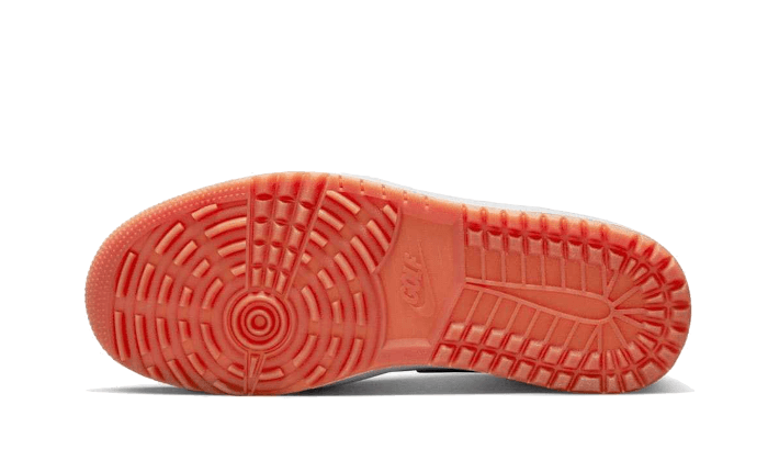 Air Jordan 1 Retro High OG Golf out of the mud