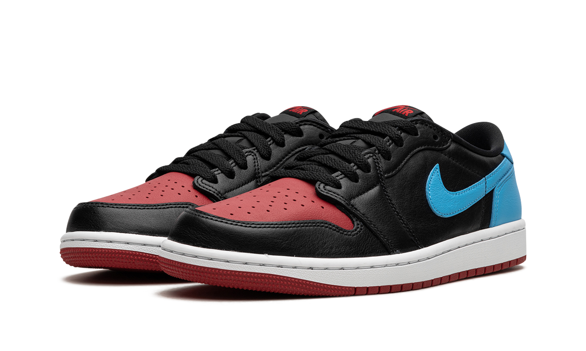 Air Jordan 1 Retro Low OG UNC to Chicago
