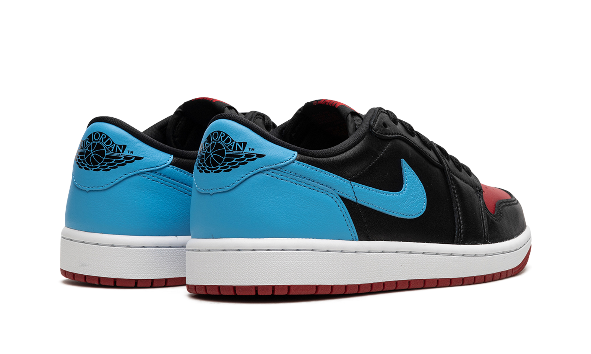 Air Jordan 1 Retro Low OG UNC to Chicago