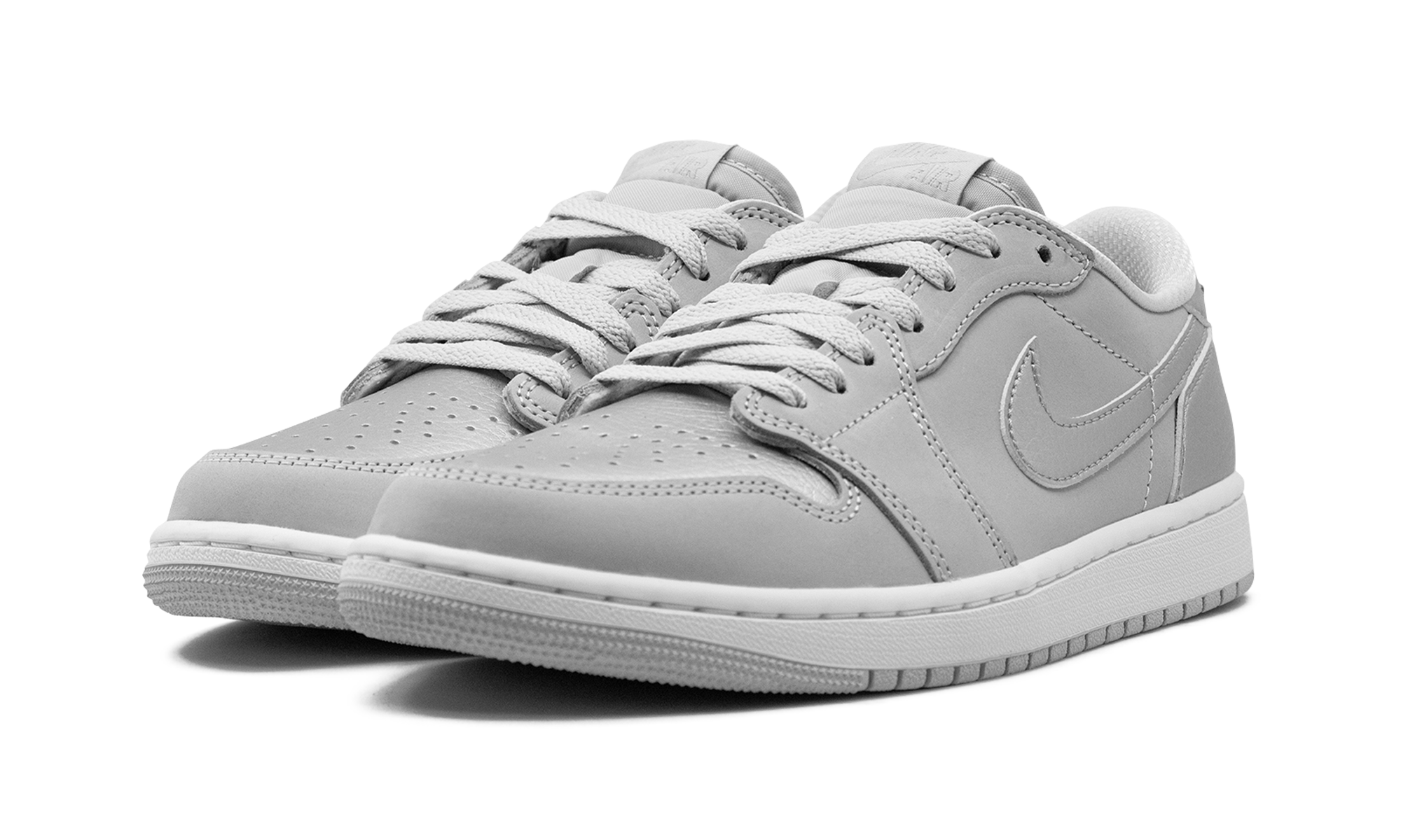 Jordan 1 Low OG Metallic Silver 3