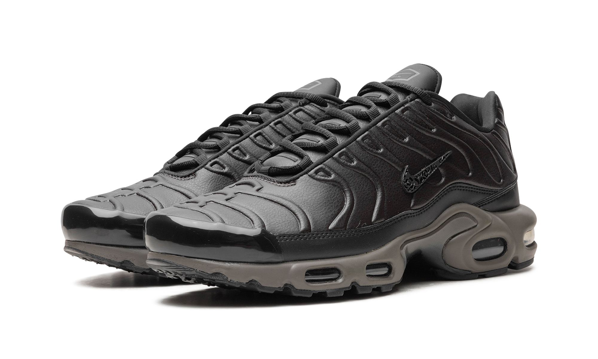Nike Air Max Plus Premium Paris 3