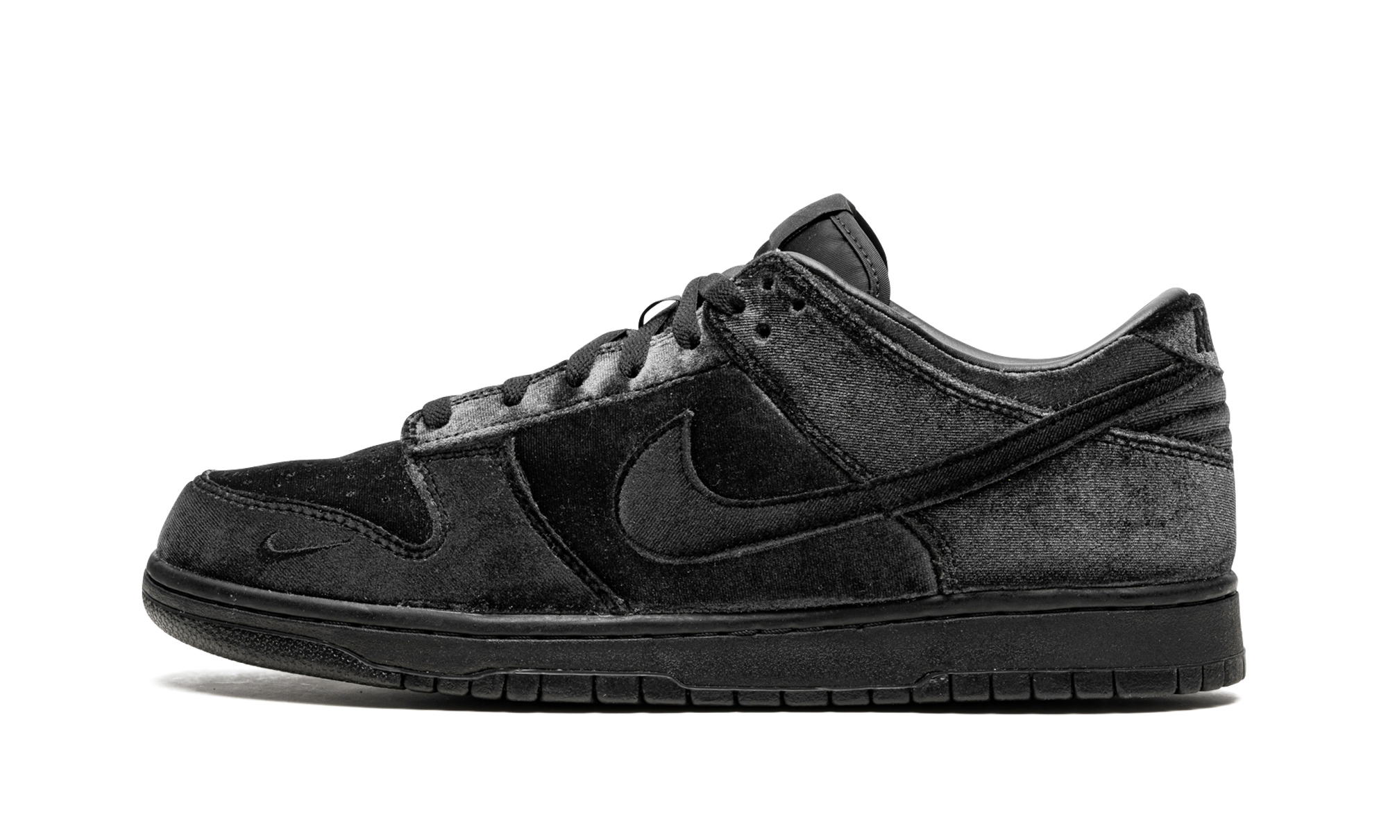 Nike Dunk Low Dover Street Market Triple Black Velvet 1