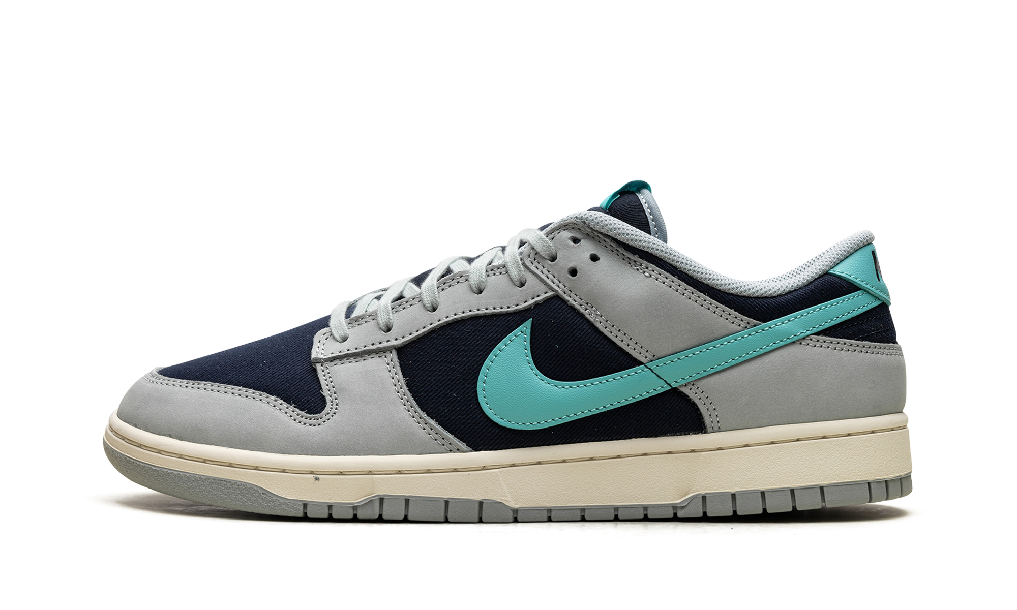 Nike Dunk Low Retro Premium Light Pumice Green Frost 1