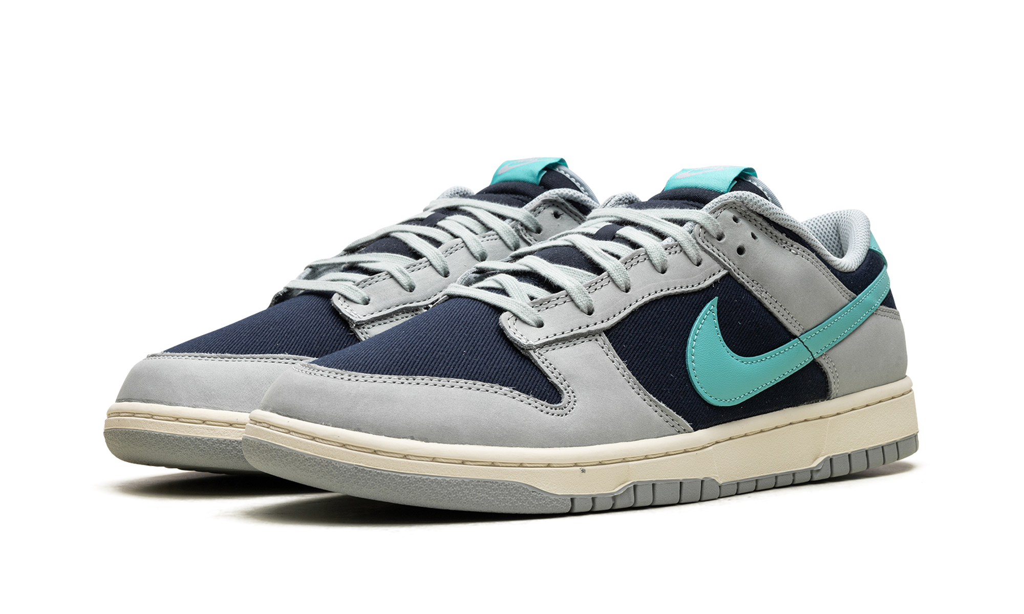 Nike Dunk Low Retro Premium Light Pumice Green Frost 3
