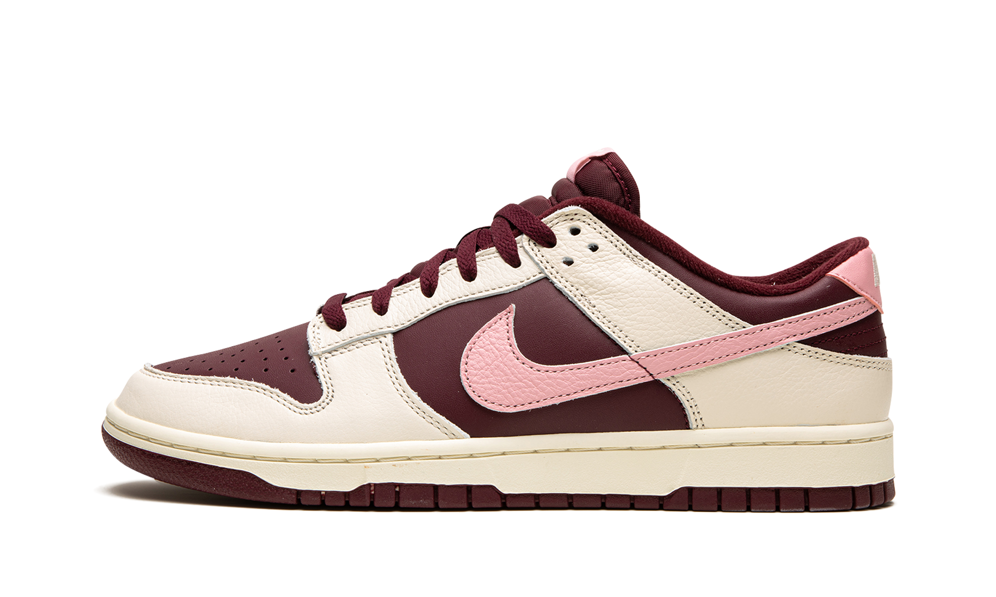 Nike Dunk Low Retro PRM Valentine's Day (2023) 1