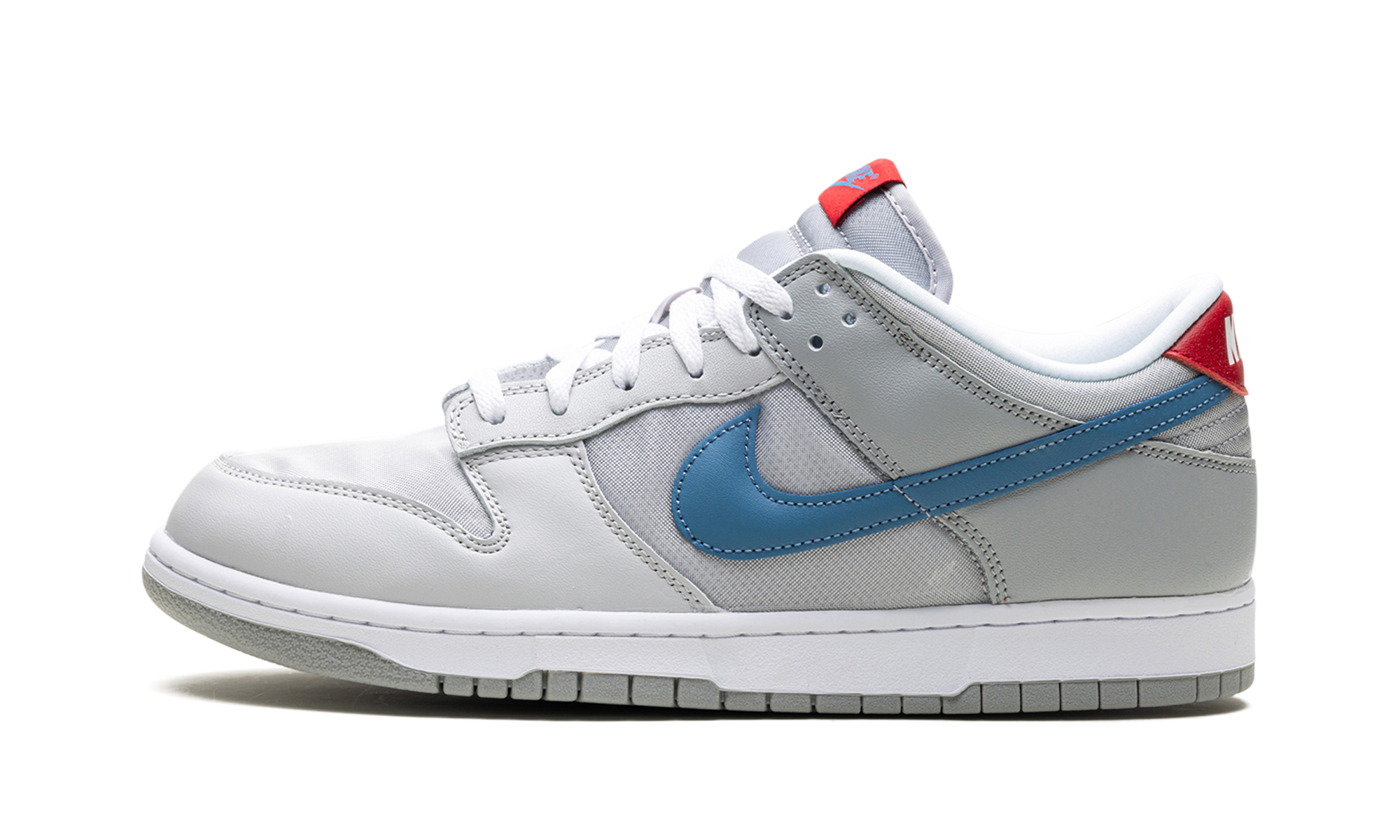 Nike Dunk Low Silver Surfer (2024) 1