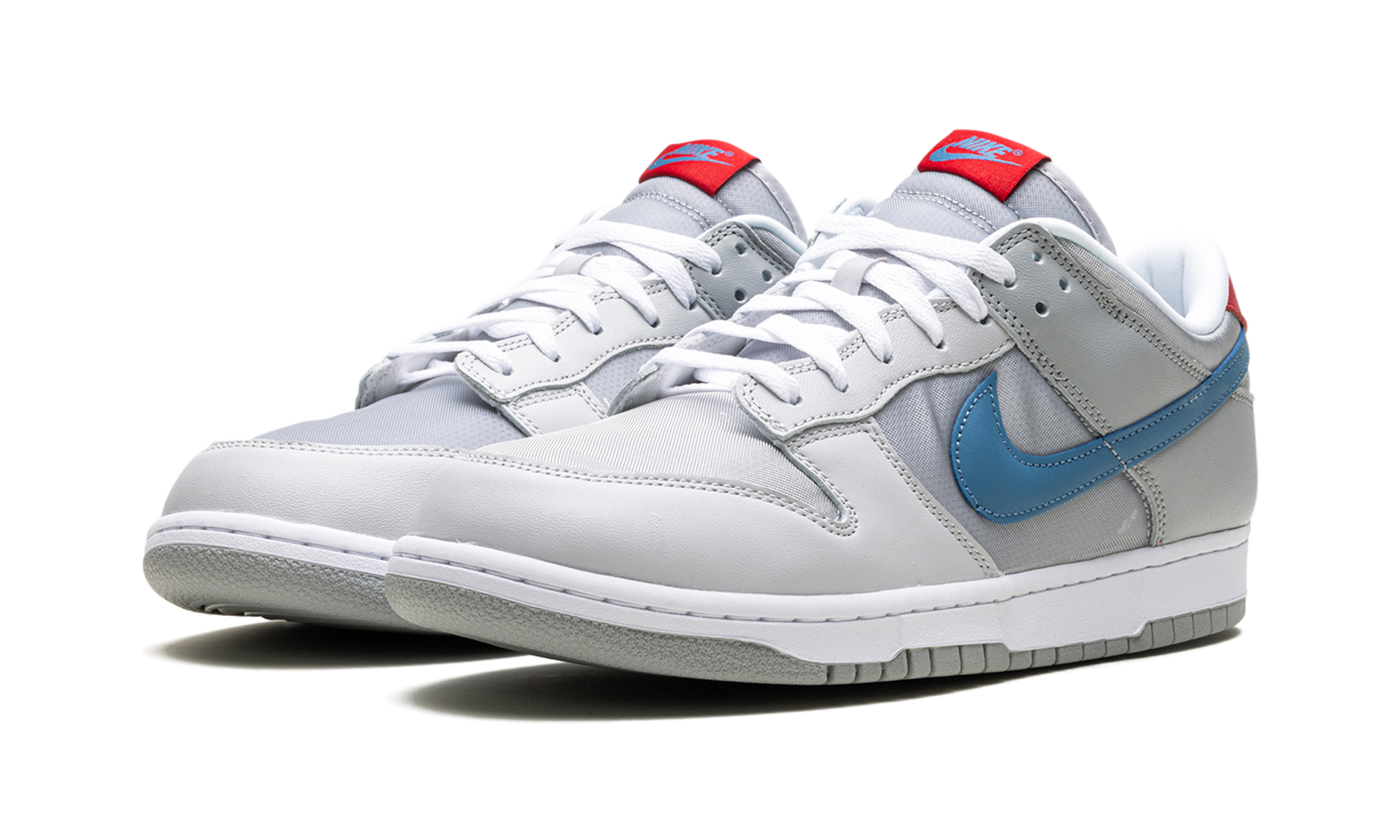 Nike Dunk Low Silver Surfer (2024) 3