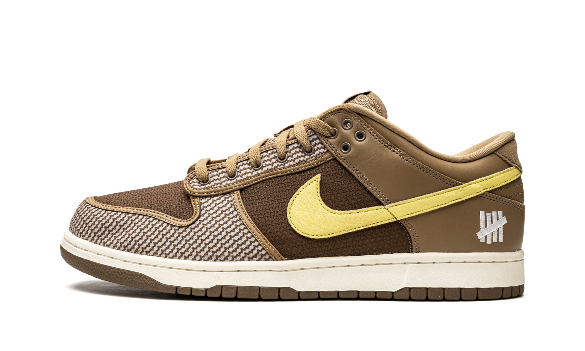 Nike Dunk Low SP x Undefeated Canteen Dunk 1