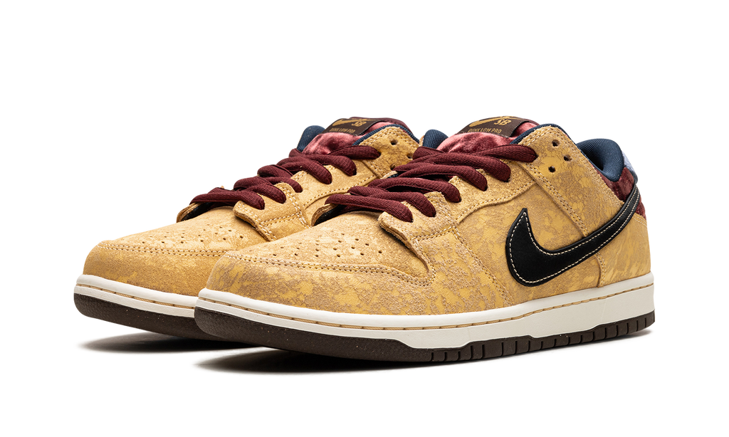 Nike SB Dunk Low 'City of Cinema' 3