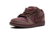 Nike SB Dunk Low City of Love Burgundy Crush 5