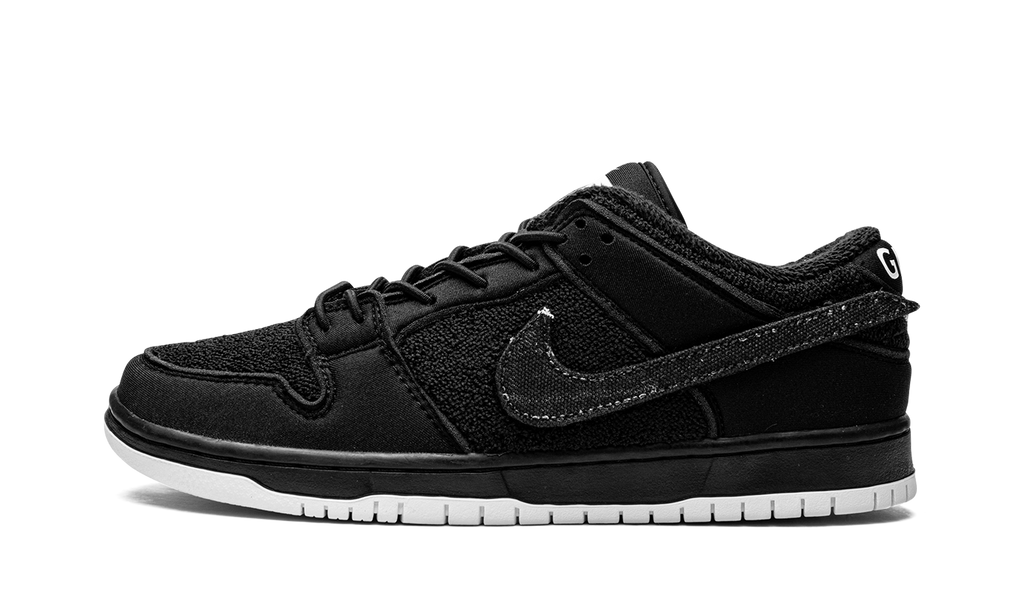 Nike SB Dunk Low Gnarhunters 2
