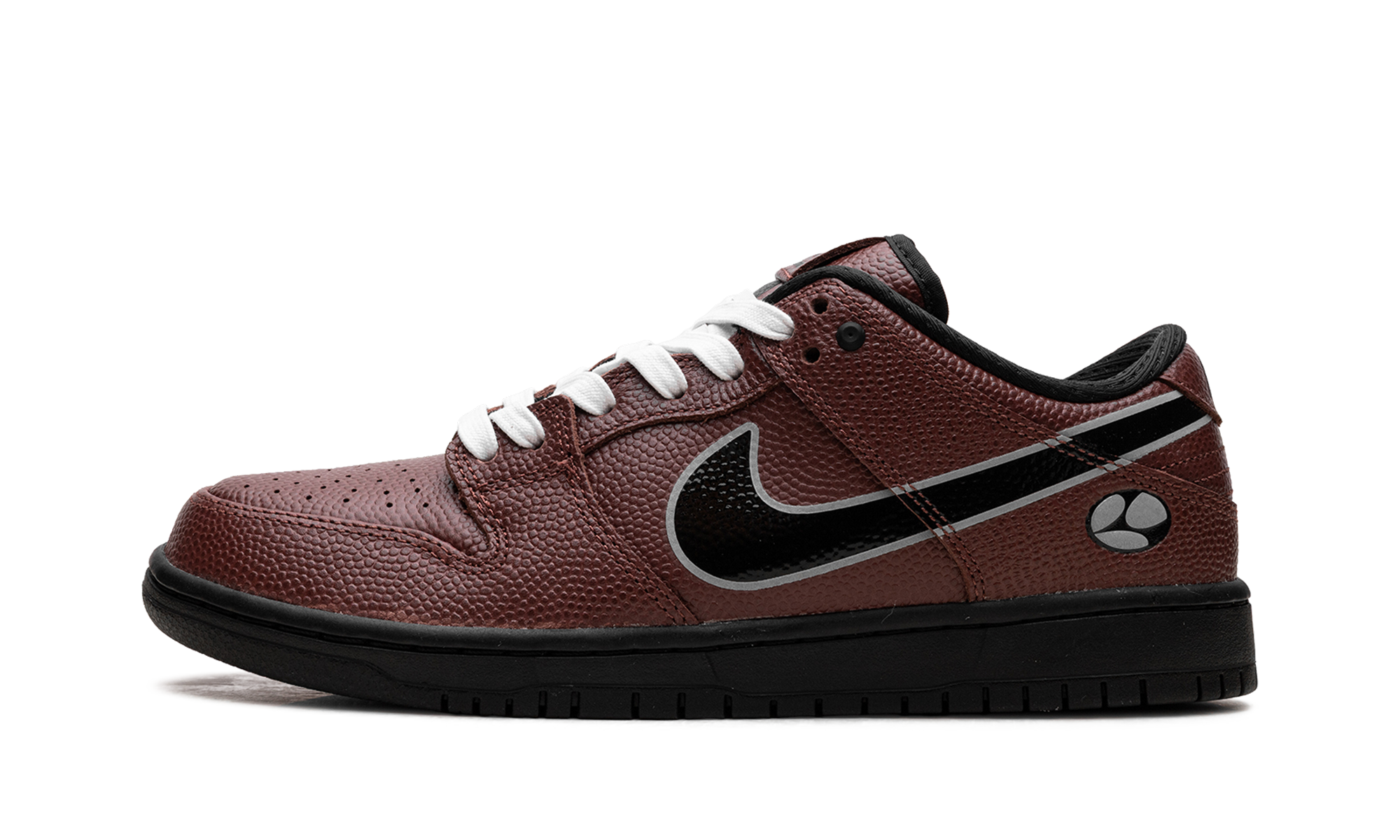 Nike SB Dunk Low Limosine Skateboards 1