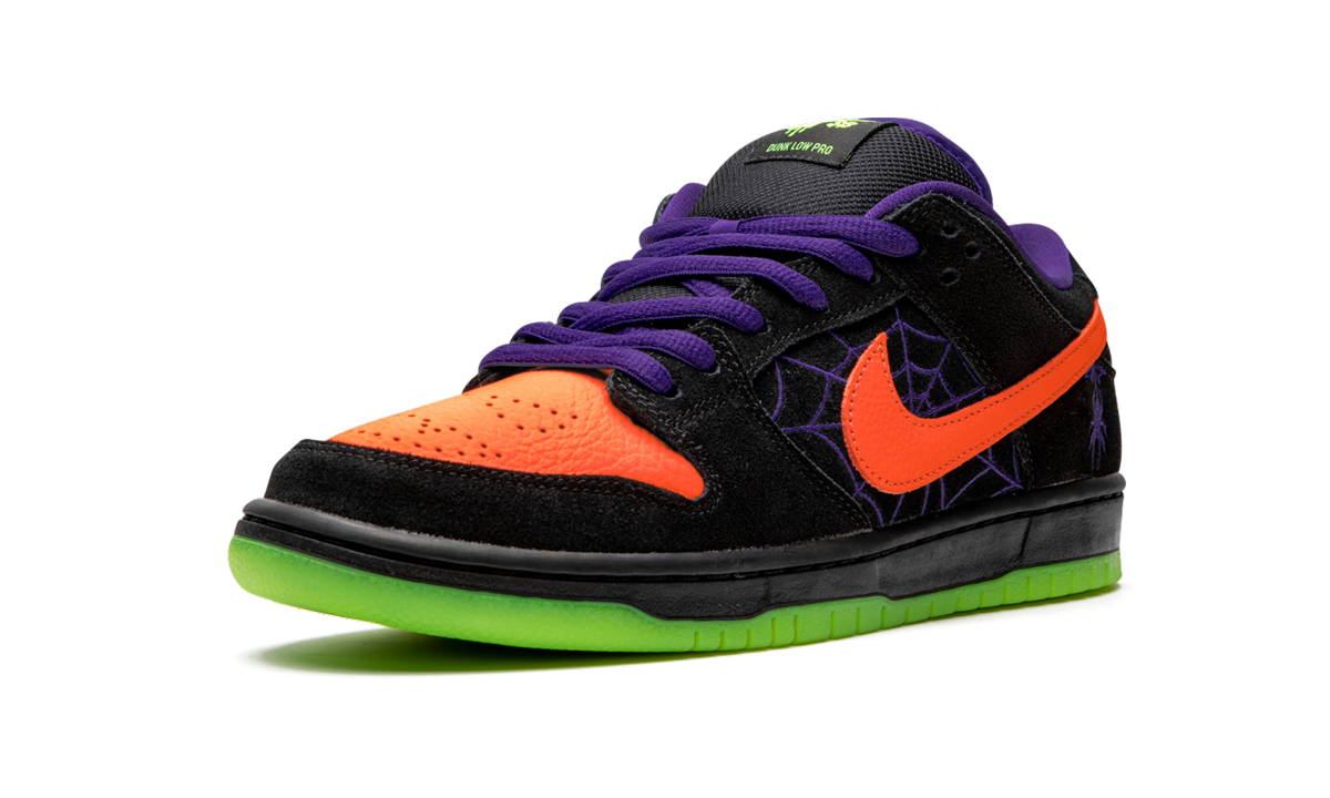 Nike SB Dunk Low "Night of Mischief"