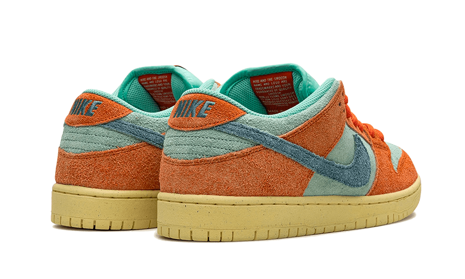 Nike SB Dunk Low Orange Emerald Rise 3