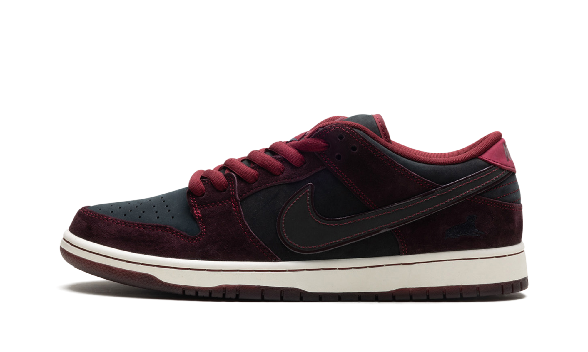 Nike SB Dunk Low 'Riot Skateshop' 1