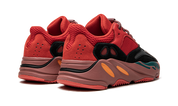 Yeezy 700 hi-res Red 4
