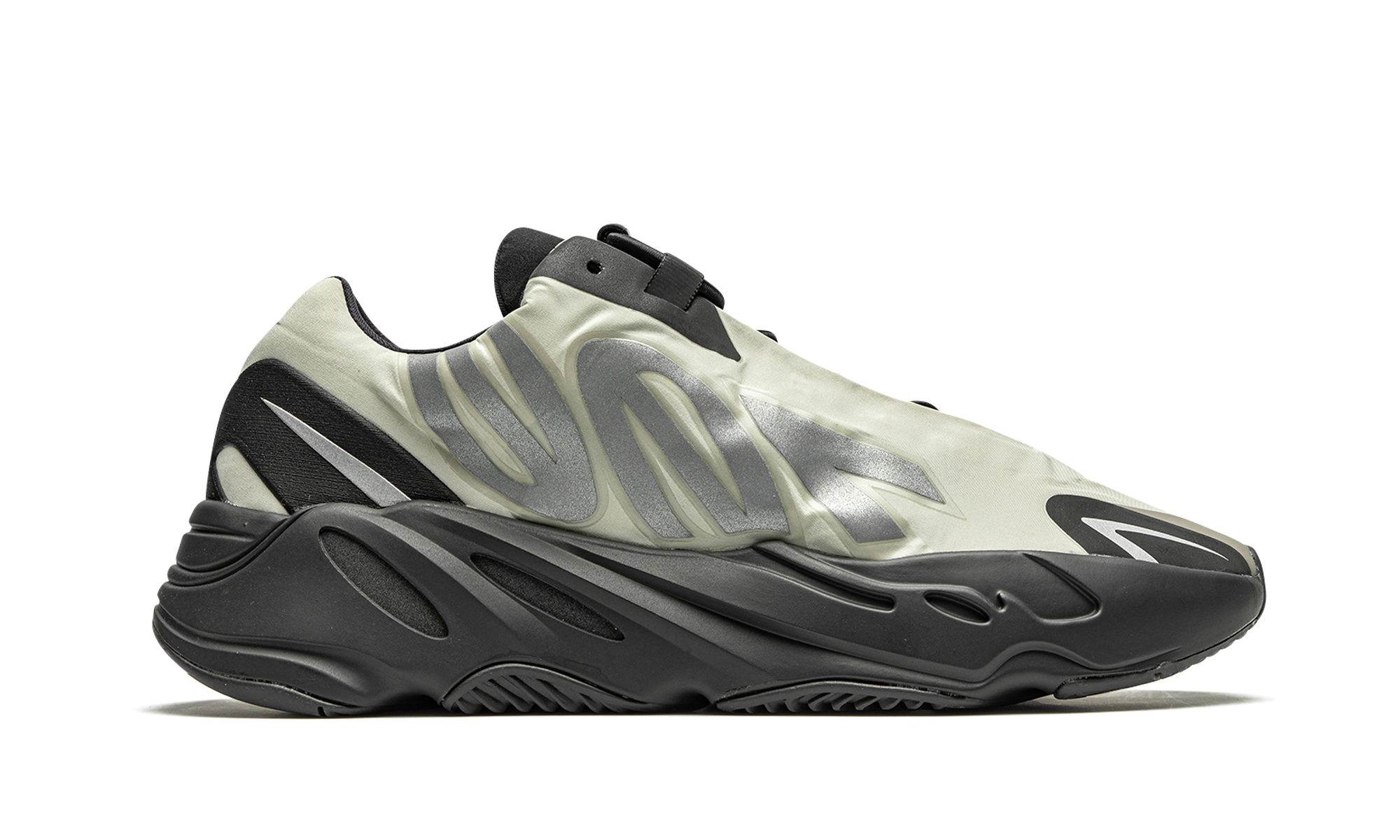 Yeezy 700 MNVN Bone 7