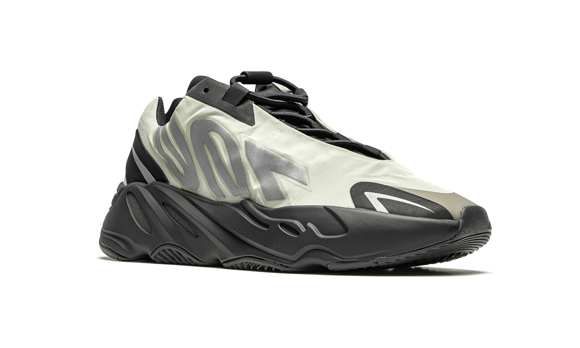 Yeezy 700 MNVN Bone 8
