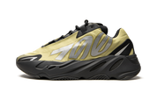 Yeezy 700 MNVN Resin 1
