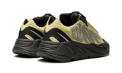 Yeezy 700 MNVN Resin 3