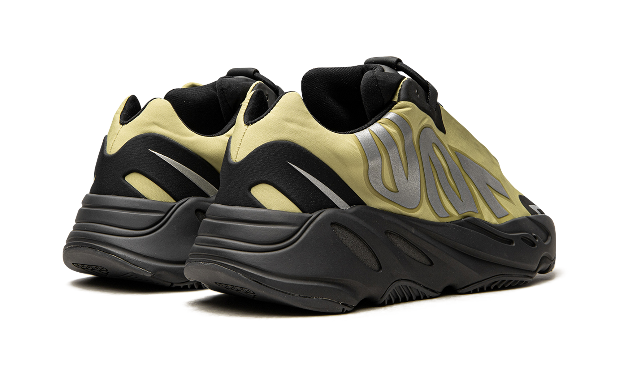 Yeezy 700 MNVN Resin 3