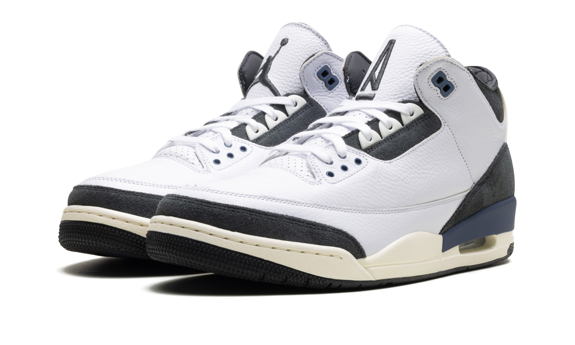 Air Jordan 3 Retro OG SP A Ma Maniére Diffused Blue 3