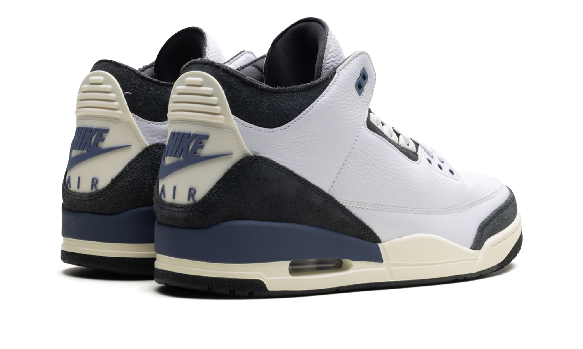 Air Jordan 3 Retro OG SP A Ma Maniére Diffused Blue 4