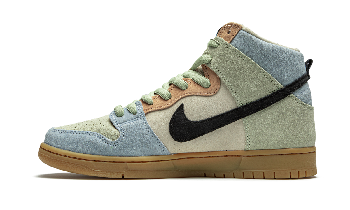 Nike SB Dunk High Spectrum