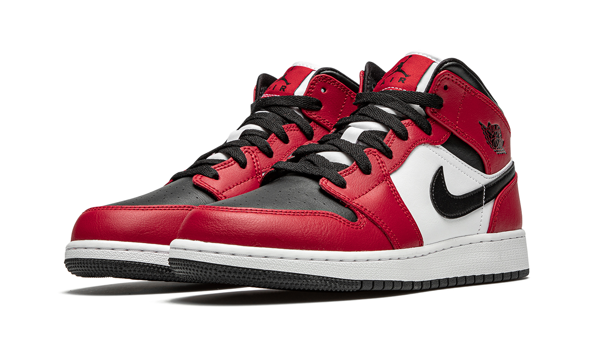 Jordan 1 Mid Chicago Black Toe (GS) 3