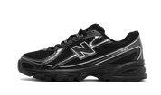 New Balance 740 Black 1