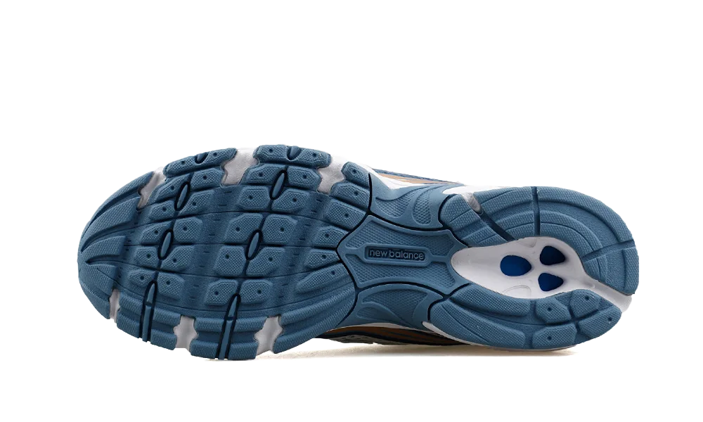 New Balance 740 Blue Gold Metallic 3