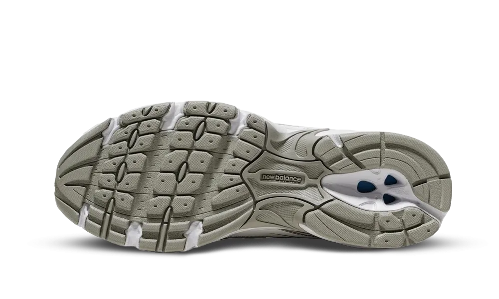 New Balance 740 White Grey 3