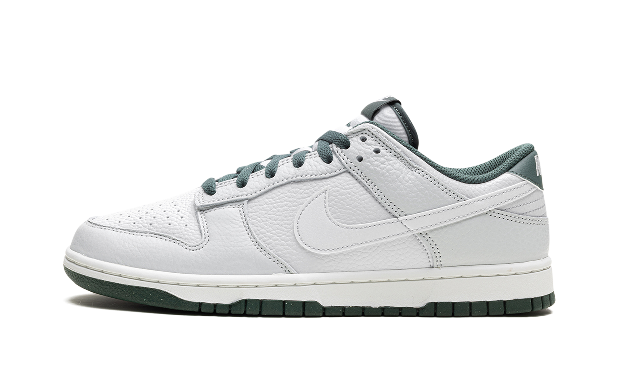 Nike Dunk Low Retro SE Photon Dust Vintage Green 1