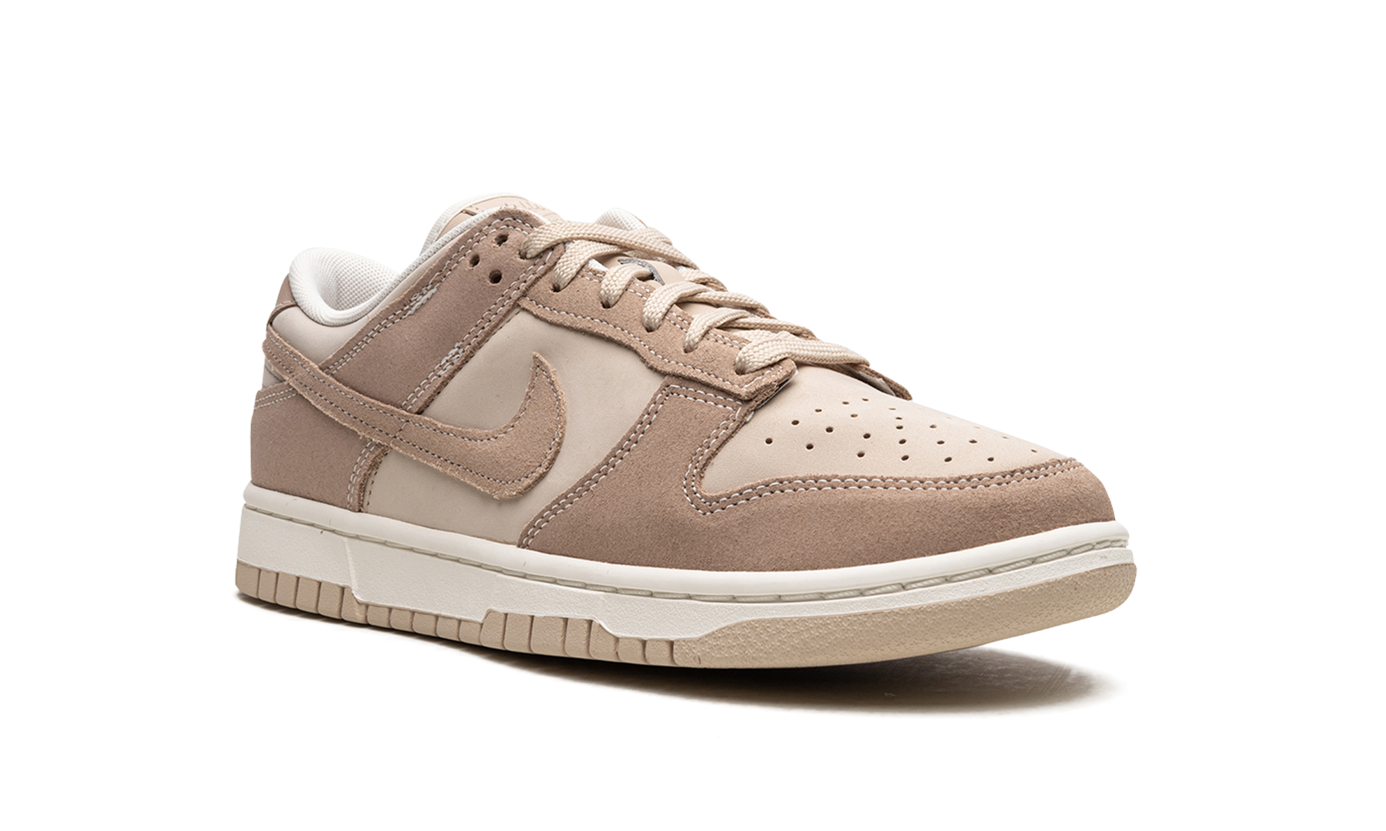Nike Dunk Low SE Sanddrift 2