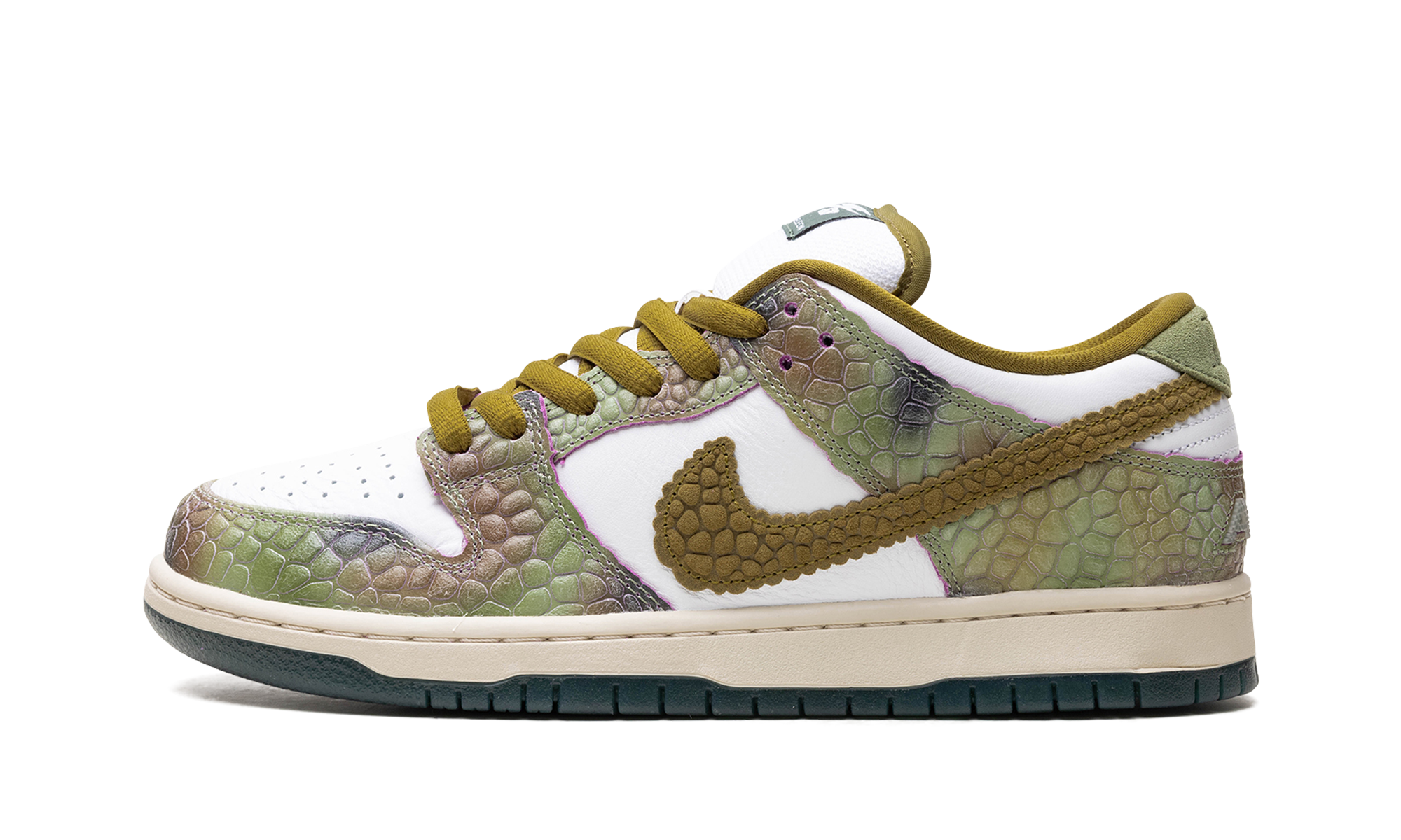 Nike SB Dunk Low 'Alexis Sablone Chameleon' 1