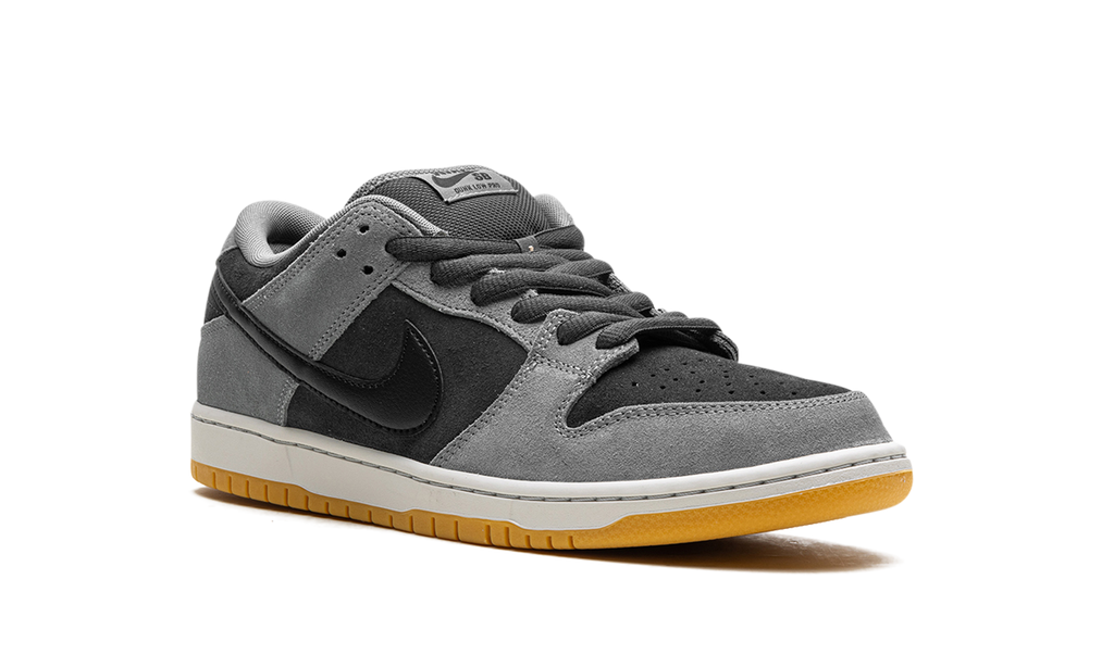 Nike SB Dunk Low 'Dark Smoke Grey' 2