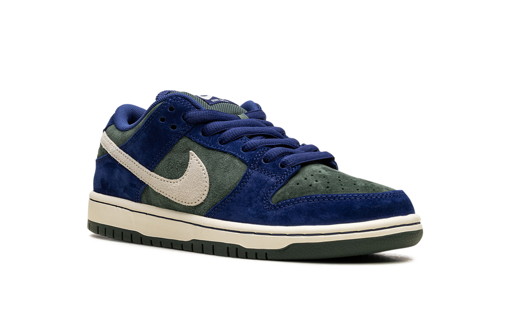 Nike SB Dunk Low 'Deep Royal Blue' 2
