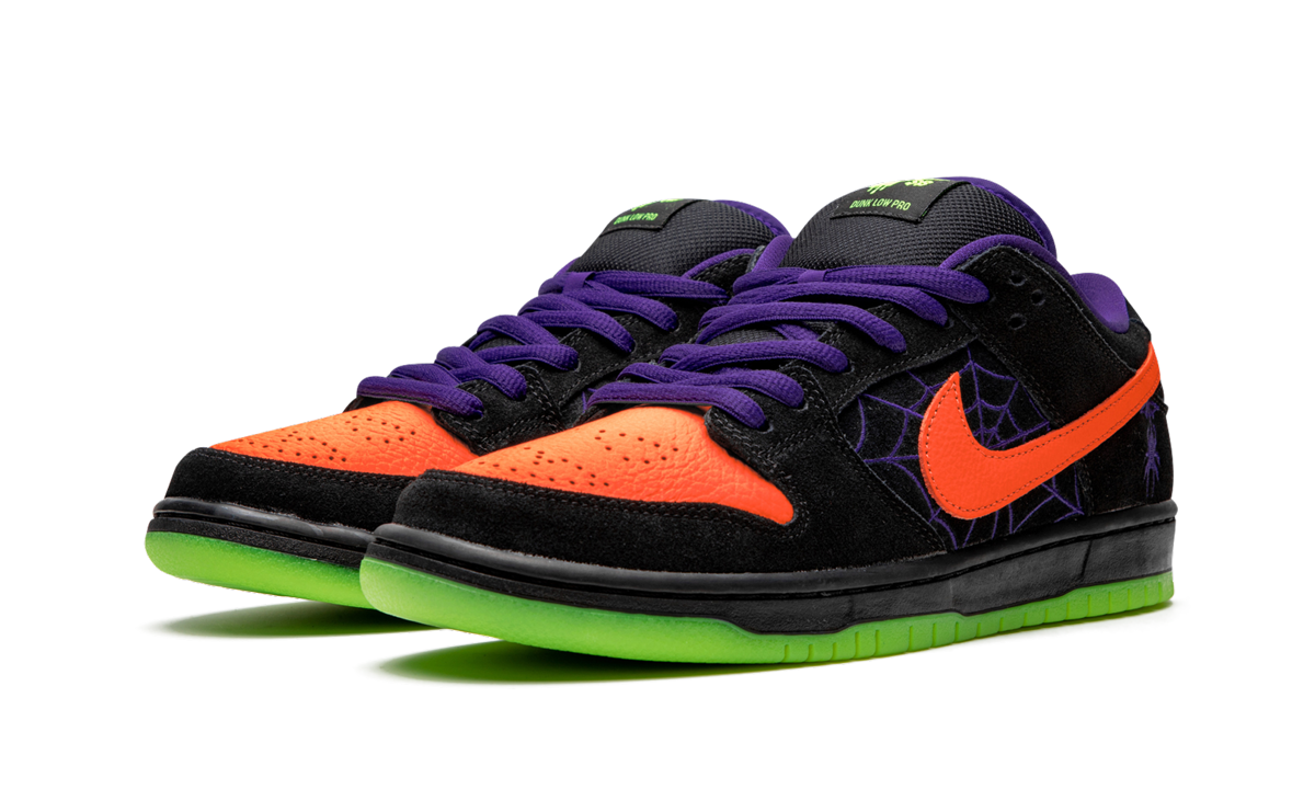 Nike SB Dunk Low "Night of Mischief" 3