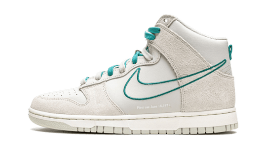 Nike Dunk High First Use Light Bone Green Noise