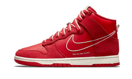 Nike Dunk High First Use University Red