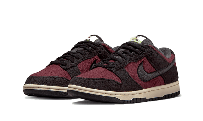 Nike Dunk Low SE Fleece Burgundy Crush