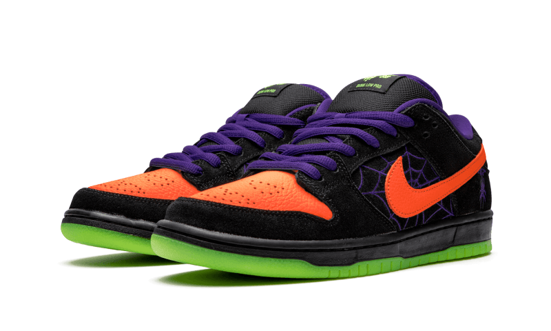 Nike SB Dunk Low "Night of Mischief"